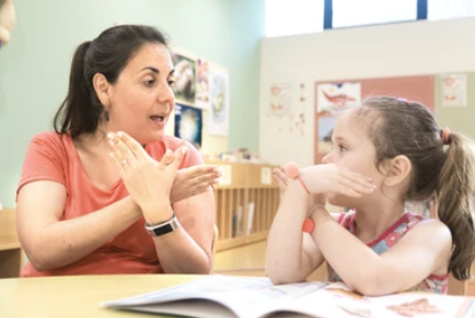 m3k4awXWReeIJLHbZmlL_Educational Interpreting